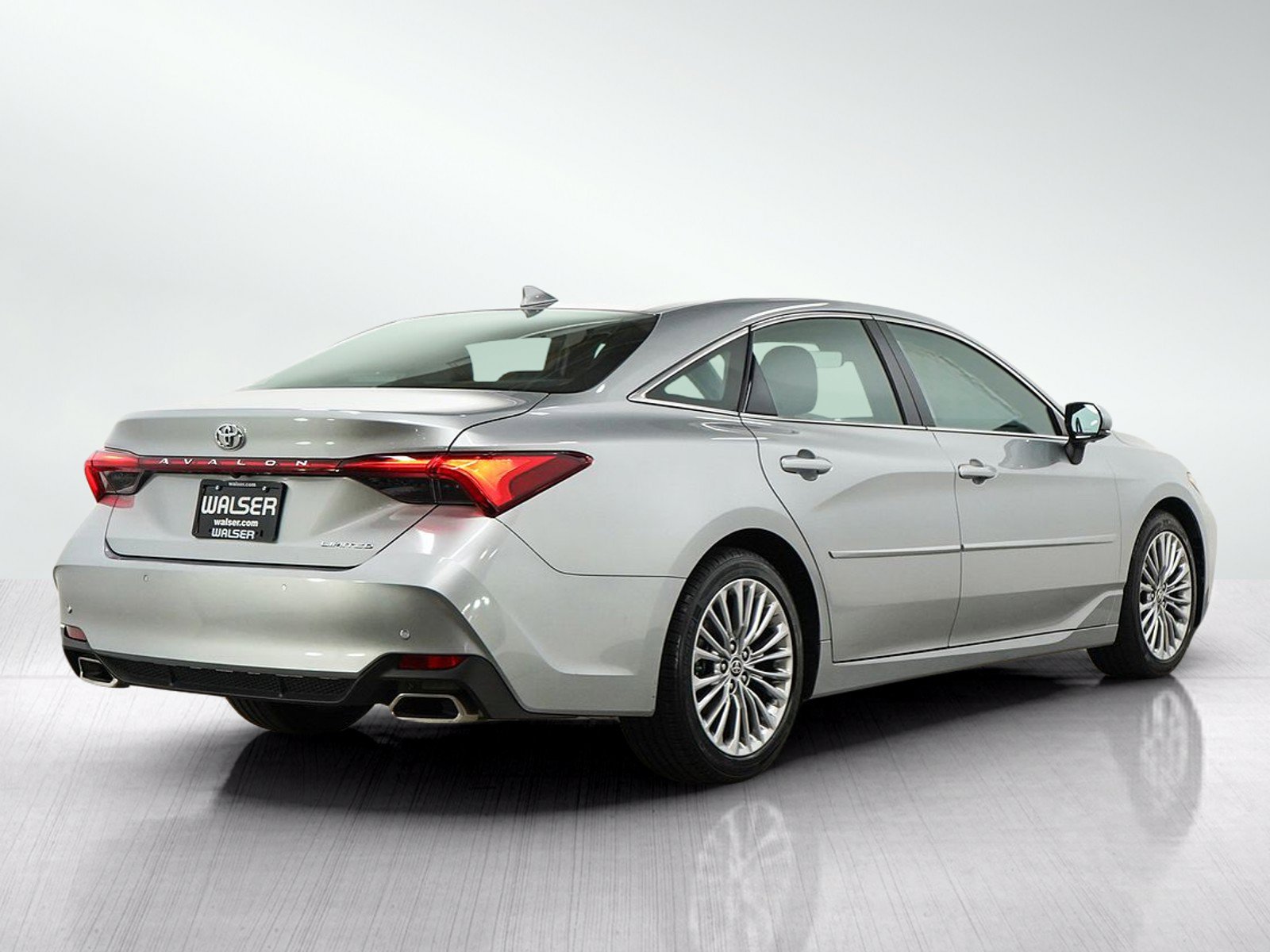 Used 2021 Toyota Avalon Limited w/ Advanced Safety Package FWD image 5