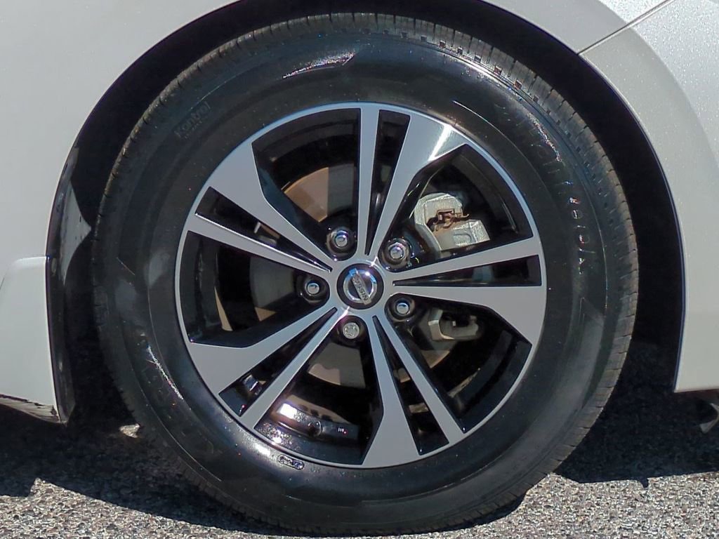 Certified 2022 Nissan Sentra SV w/ Trunk Package image 11