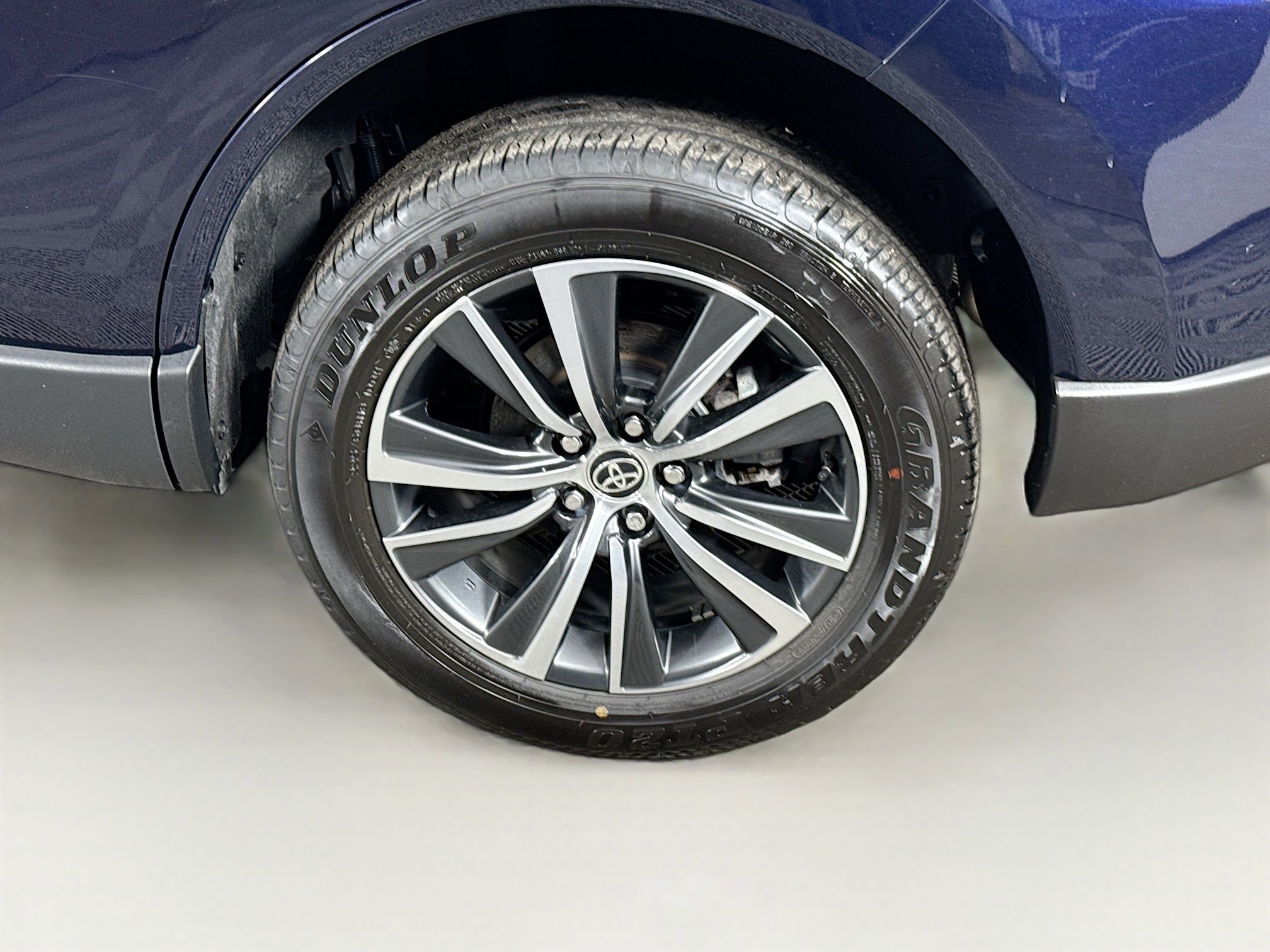 Certified 2024 Toyota Venza LE image 9