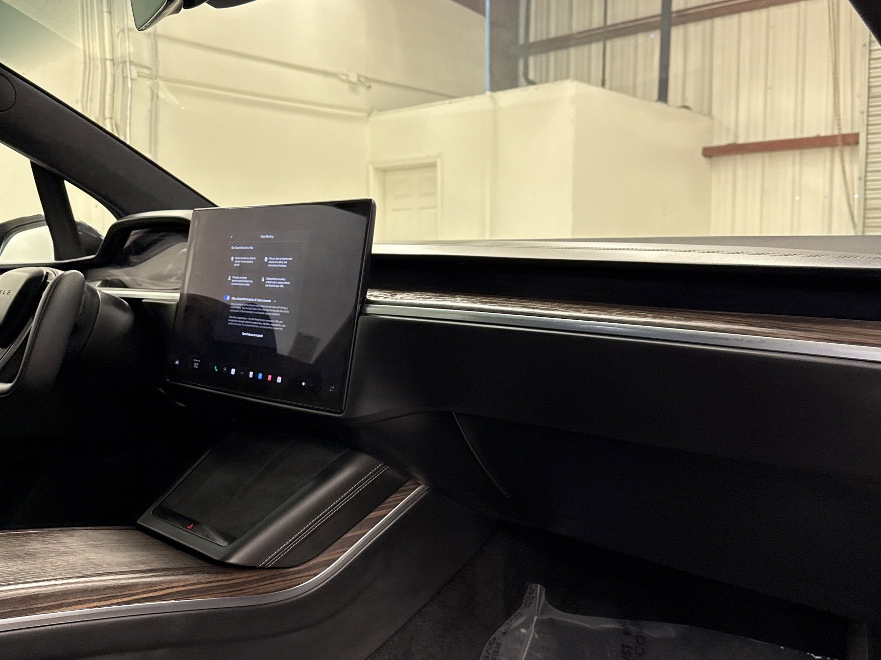 Used 2023 Tesla Model X image 30