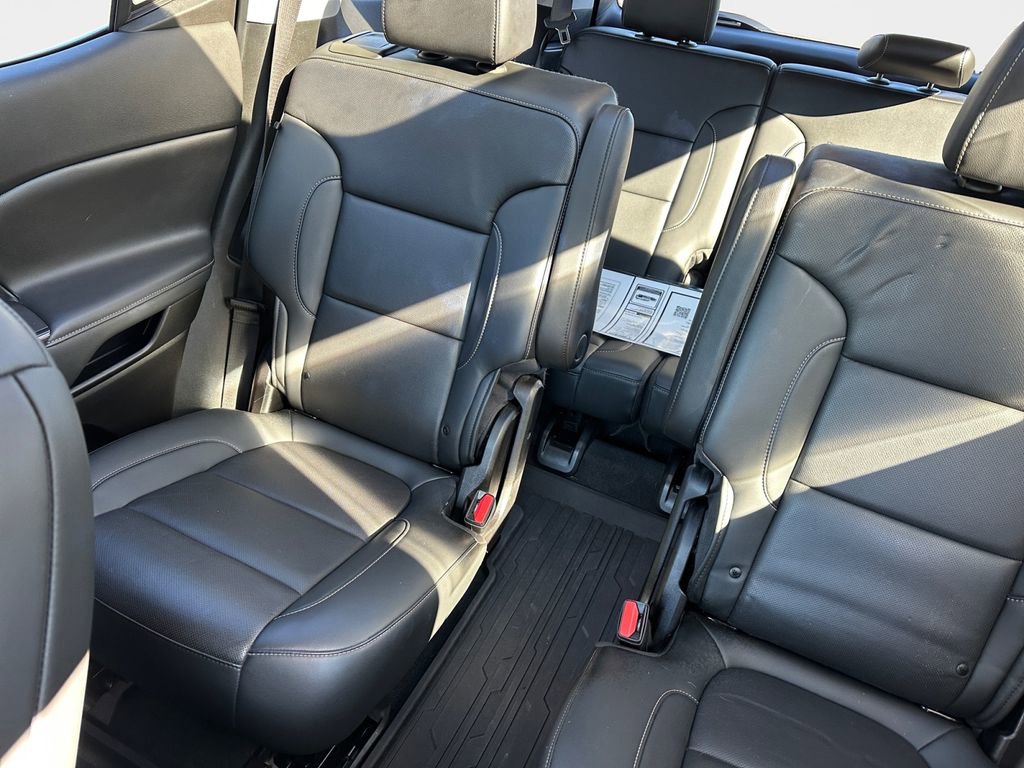 Used 2022 GMC Acadia SLT w/ Technology Package image 9