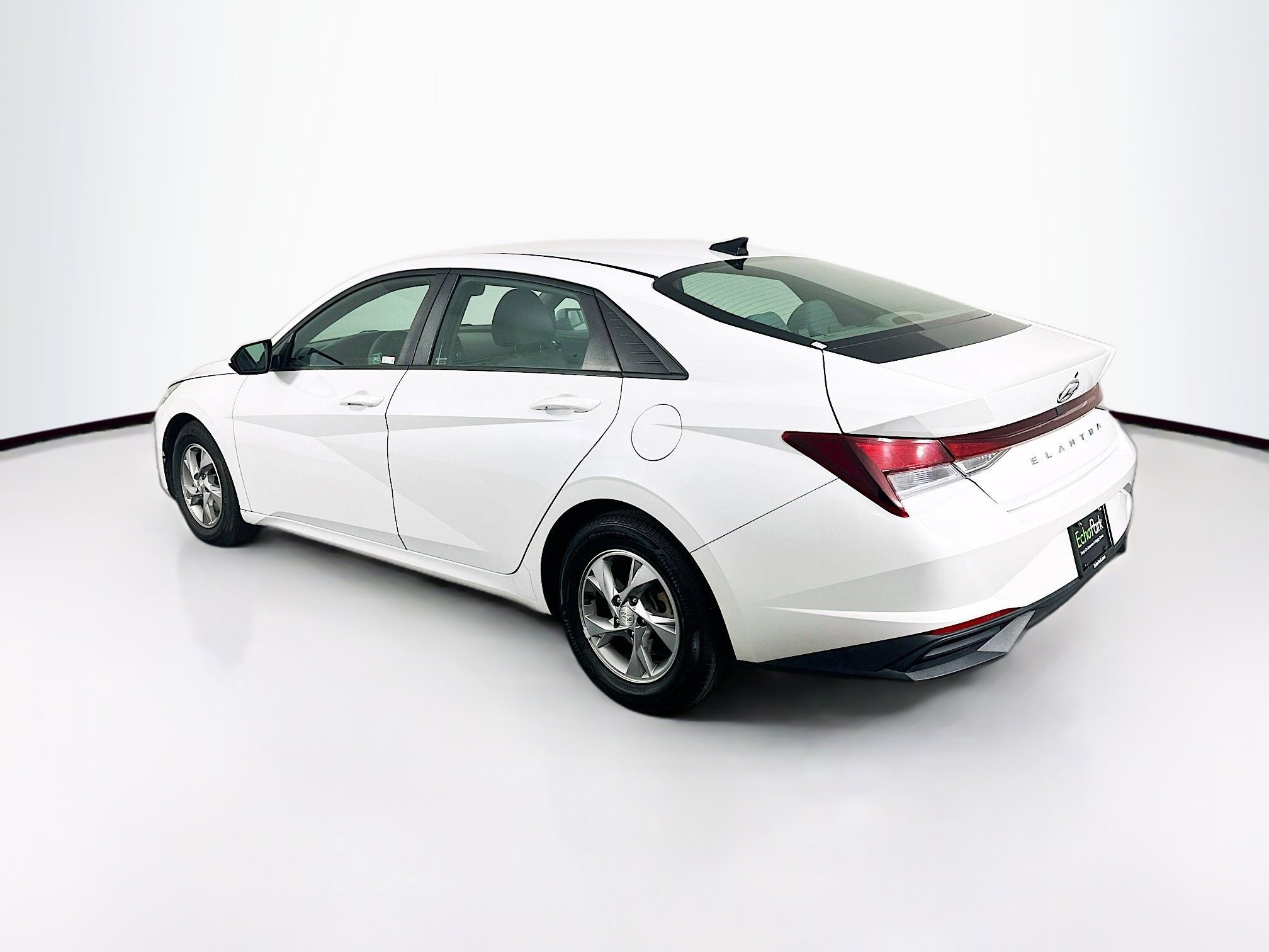 Used 2021 Hyundai Elantra SE image 5