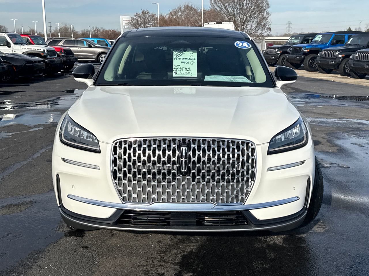 Used 2024 Lincoln Corsair AWD w/ Equipment Group 101A image 8