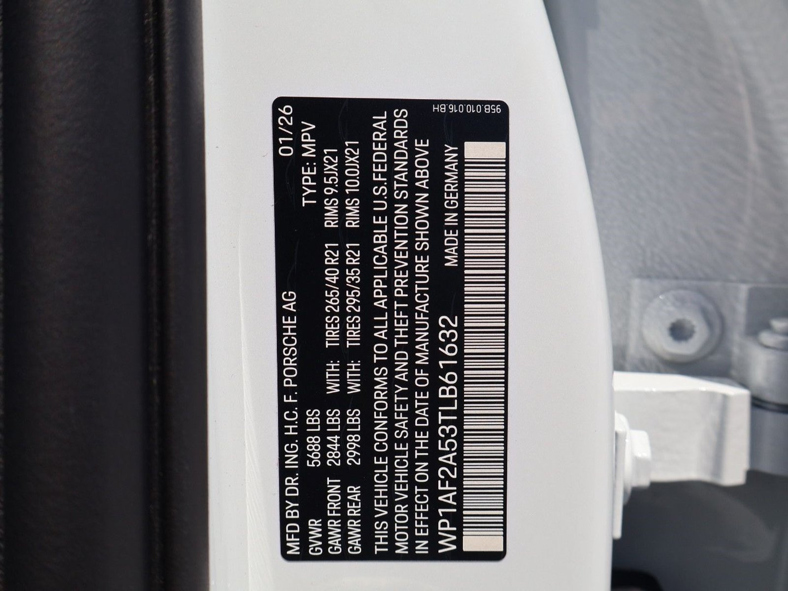 Certified 2026 Porsche Macan GTS AWD/4WD image 28