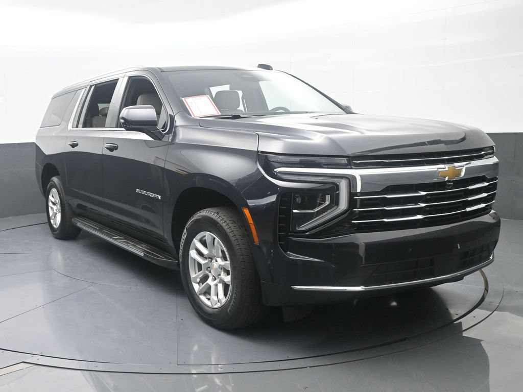 Used 2025 Chevrolet Suburban LT RWD image 9