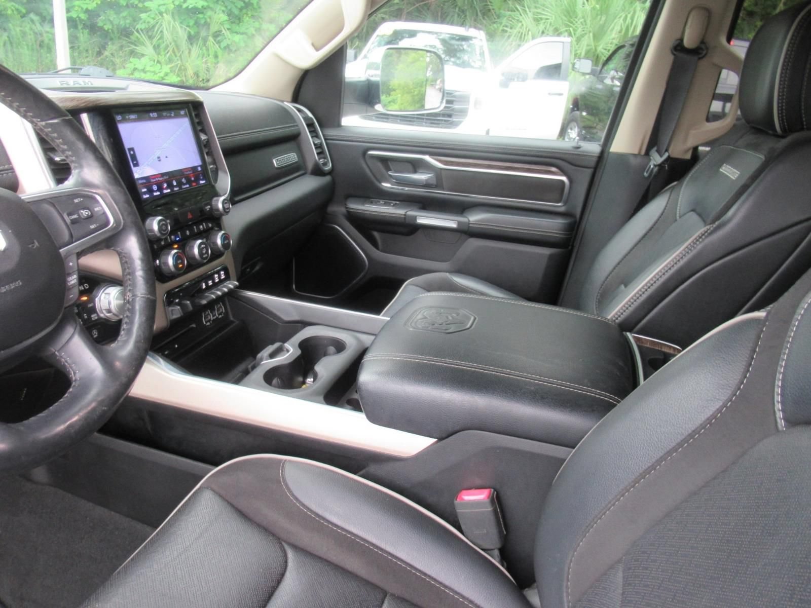 Used 2019 RAM 1500 Laramie AWD/4WD image 18