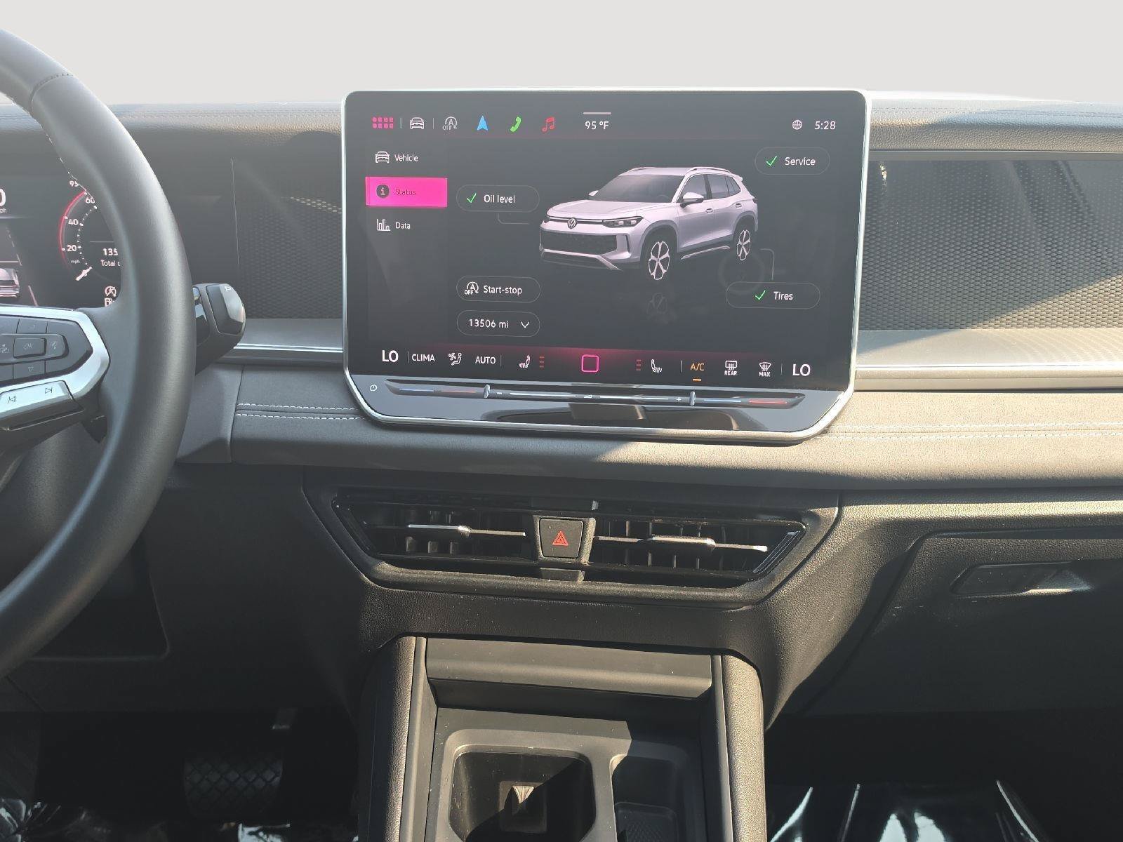 Certified 2025 Volkswagen Tiguan SE AWD/4WD image 17