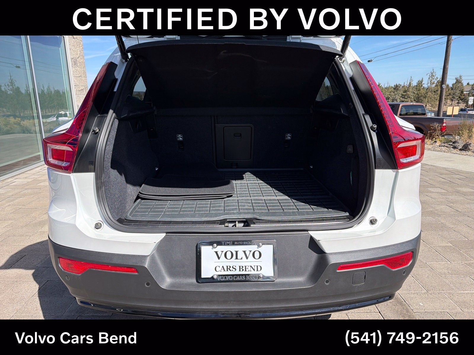 Certified 2026 Volvo XC40 B5 Plus AWD/4WD image 9