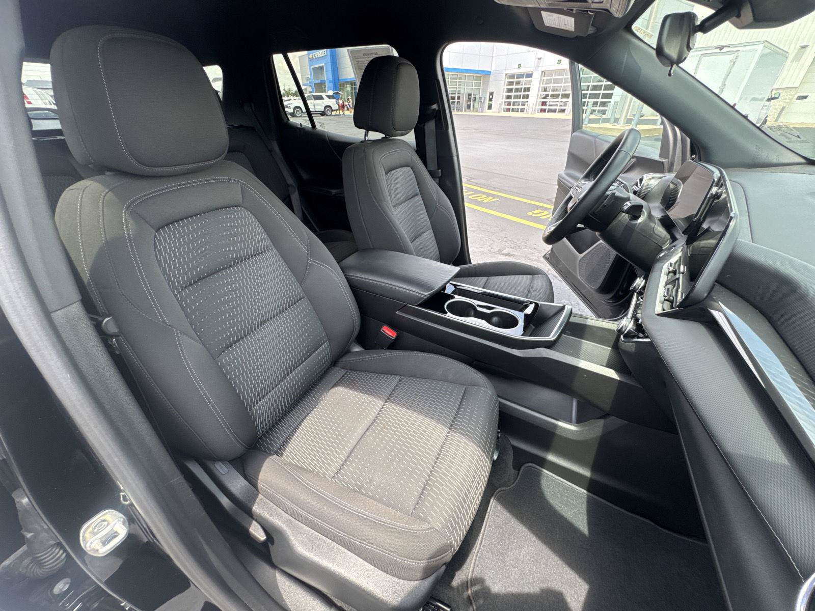 Used 2025 Chevrolet Equinox LT FWD image 17