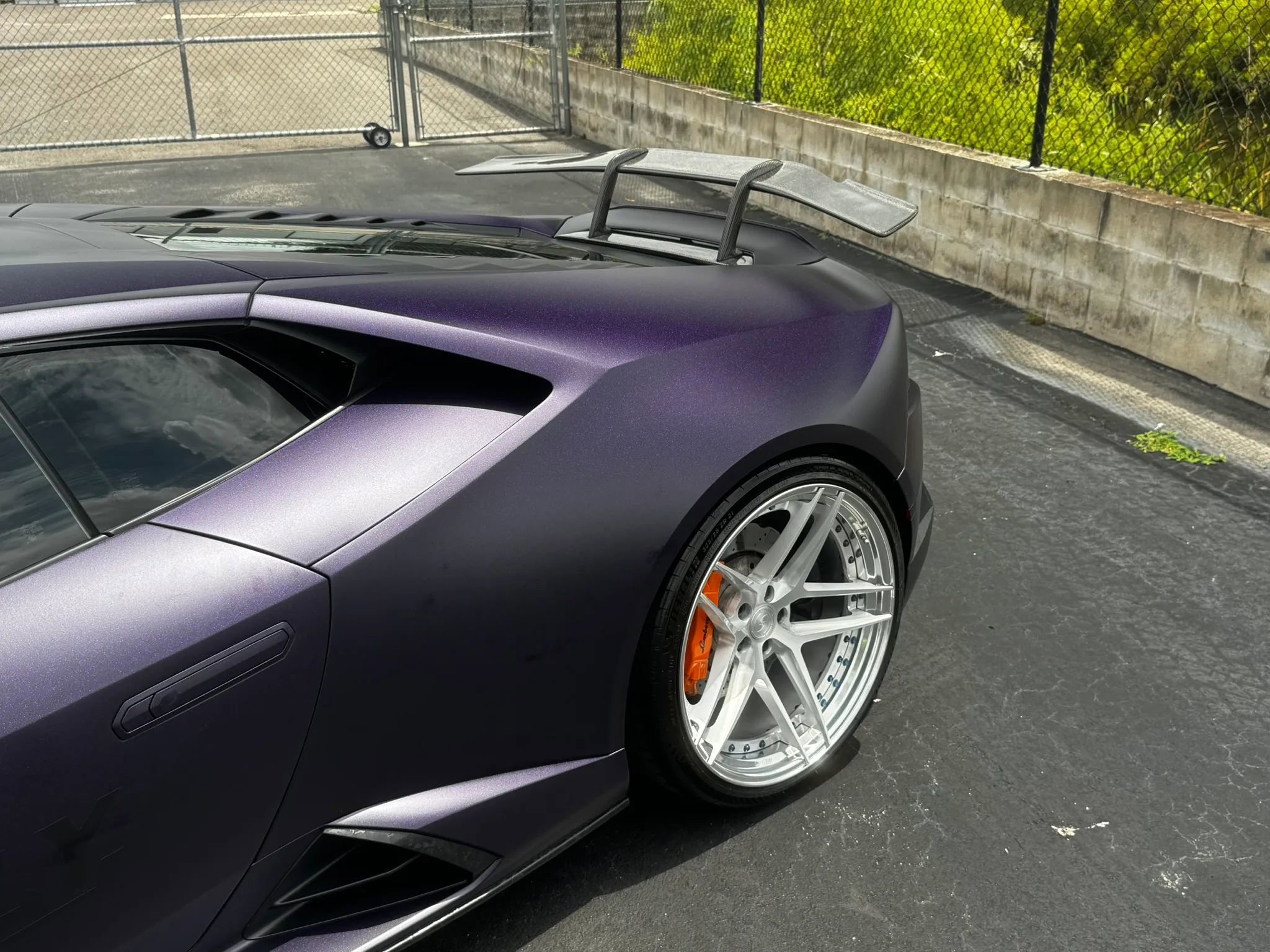 Used 2020 Lamborghini Huracan EVO RWD image 3