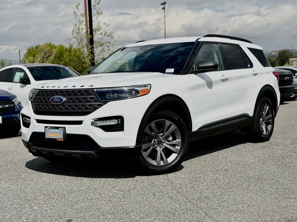 Used 2021 Ford Explorer XLT w/ Equipment Group 202A image 2