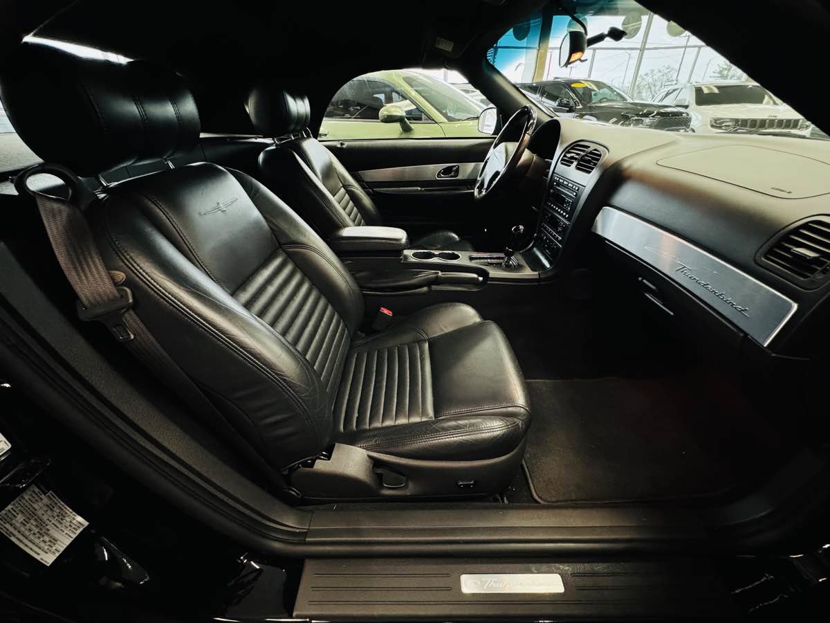 Used 2002 Ford Thunderbird Deluxe image 24