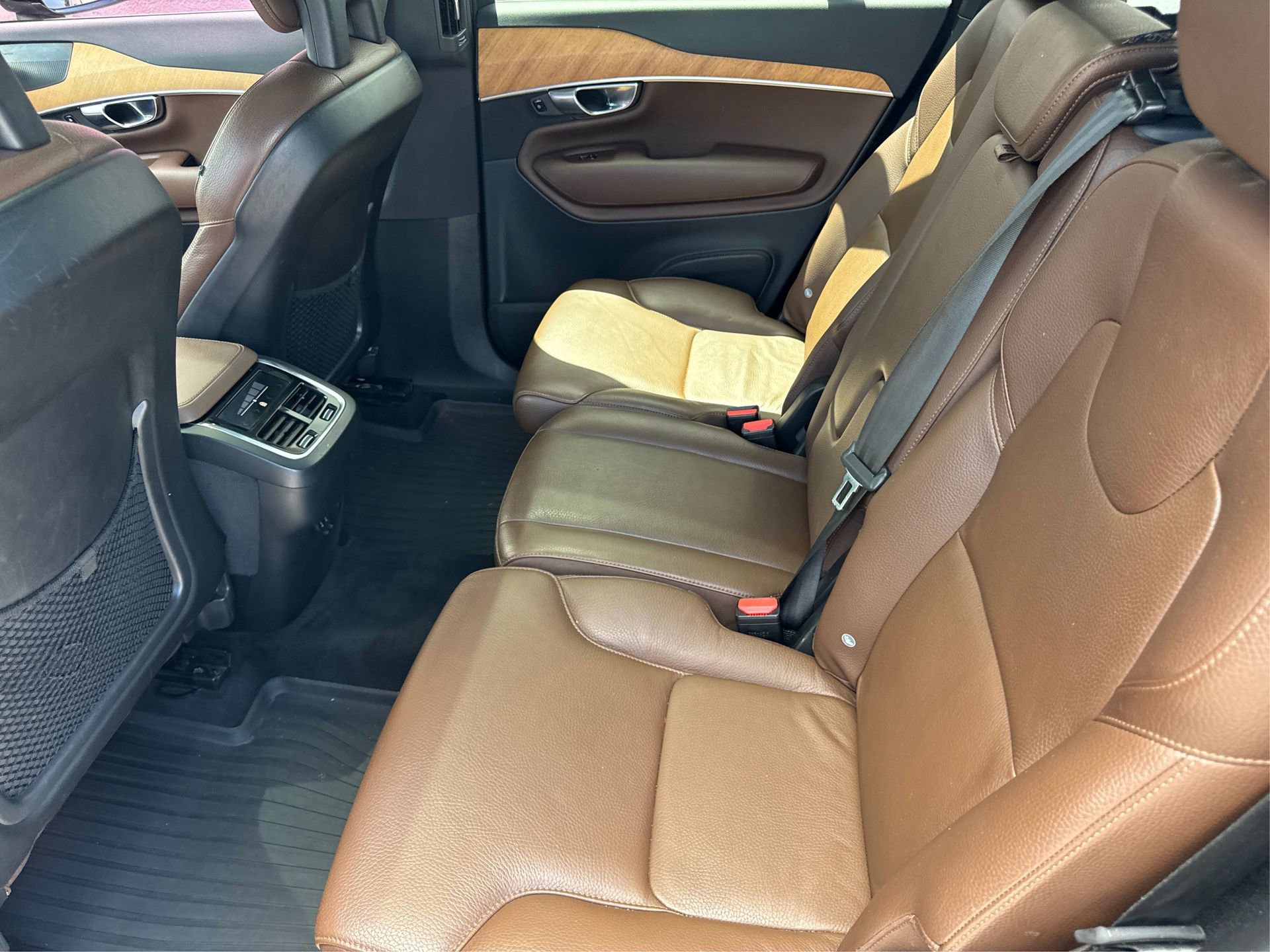 Used 2022 Volvo XC90 T6 Momentum w/ Advanced Package image 12