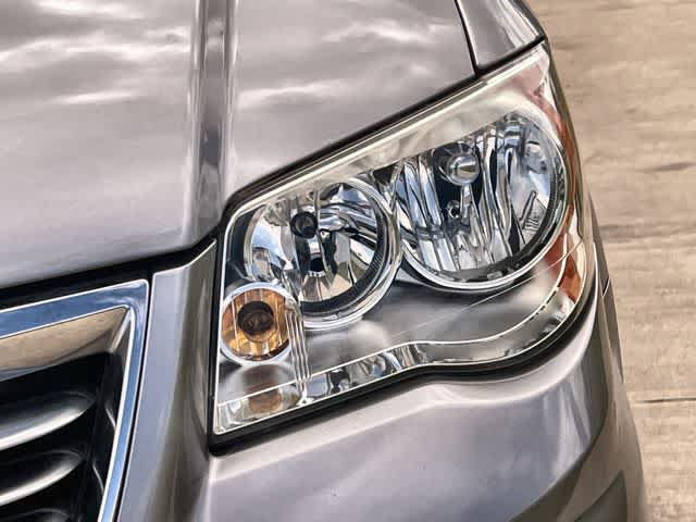 Used 2015 Chrysler Town & Country Touring w/ Driver Convenience Group FWD image 24