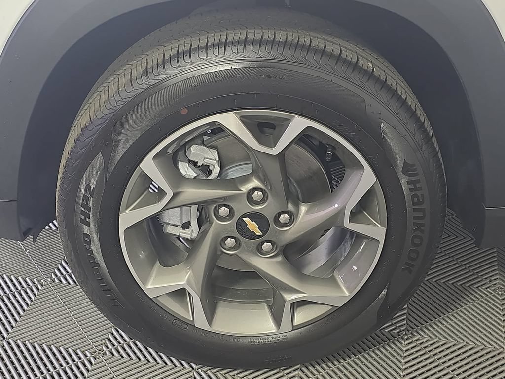 New 2026 Chevrolet Trax LT w/ LT Convenience Package FWD image 28