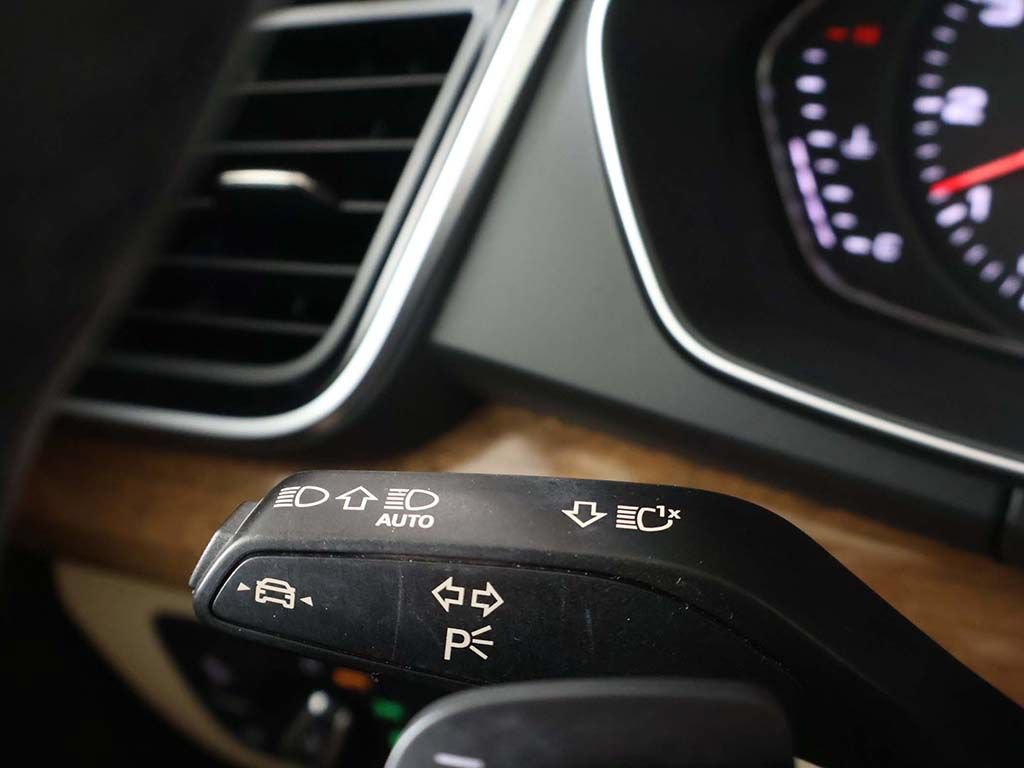 Used 2023 Audi Q5 2.0T Premium w/ Convenience Package AWD/4WD image 42