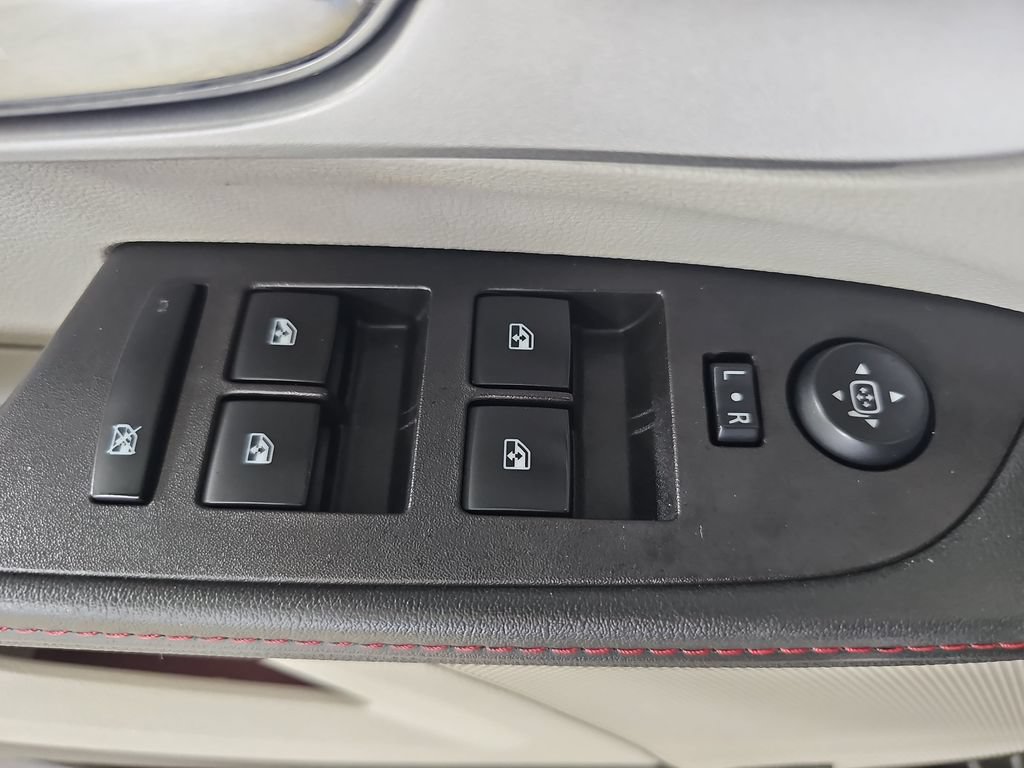 Used 2015 Chevrolet Equinox LT w/ Chrome Appearance Package AWD/4WD image 34