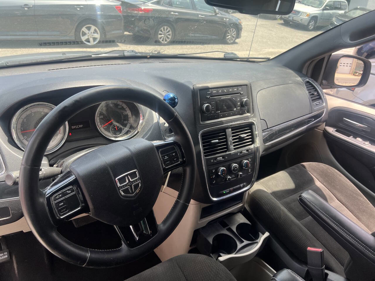 Used 2015 Dodge Grand Caravan SE image 10