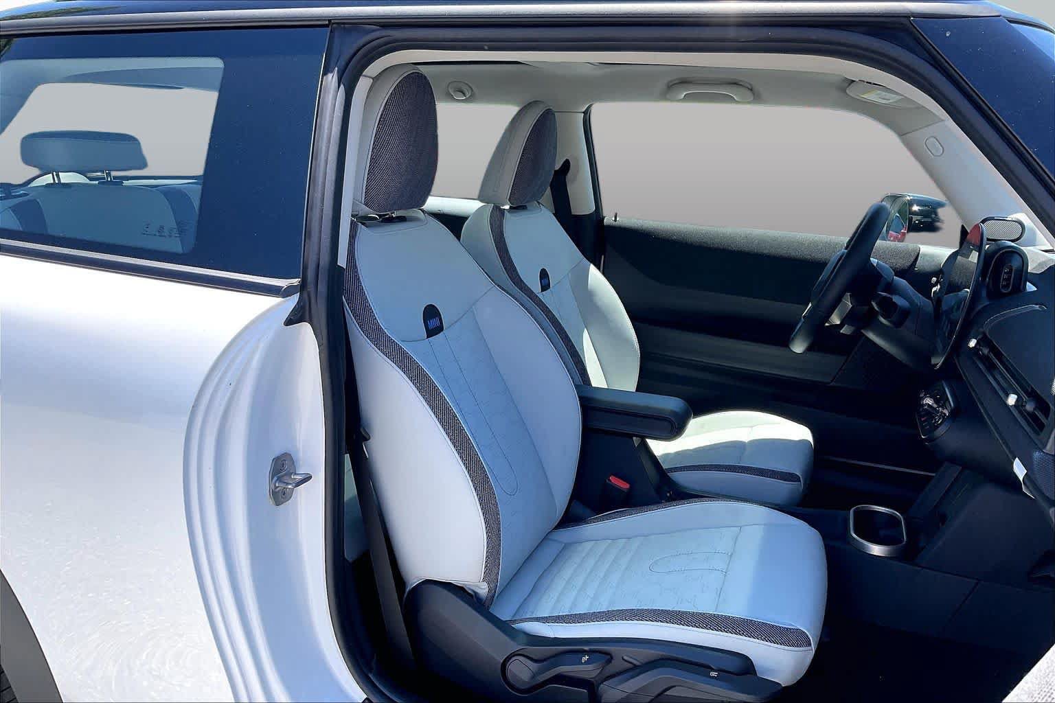 Used 2025 MINI Cooper S FWD image 8