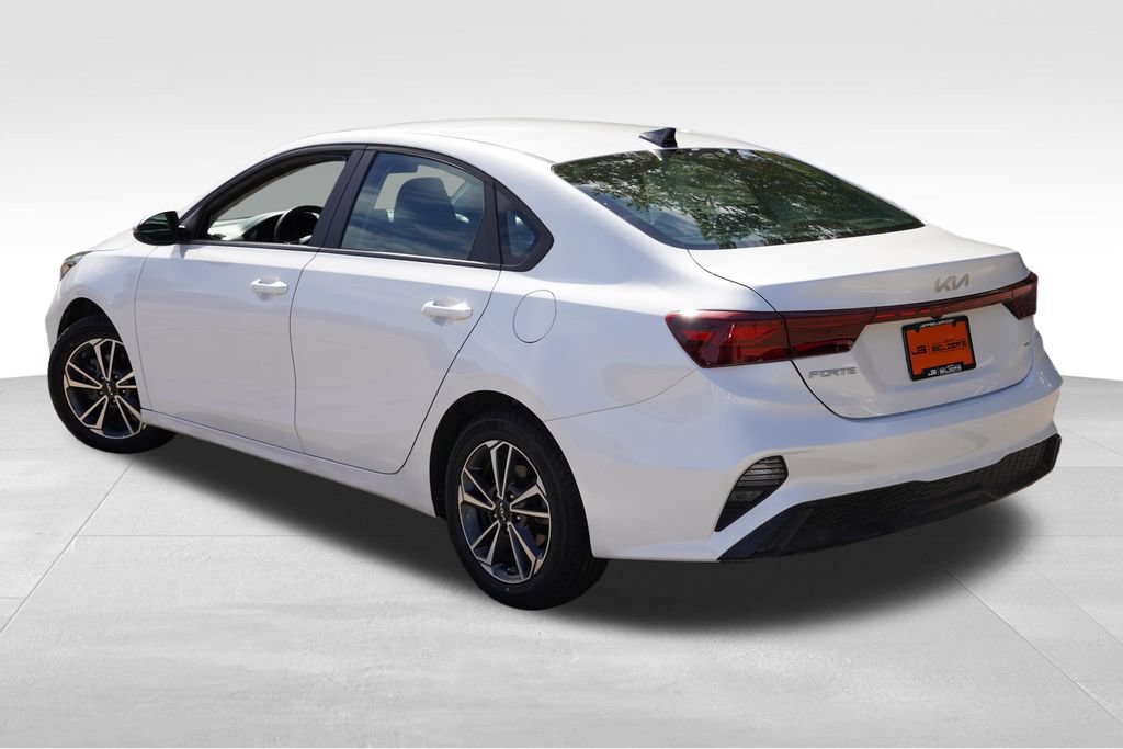 Certified 2024 Kia Forte LXS w/ LXS Technology Package FWD image 7