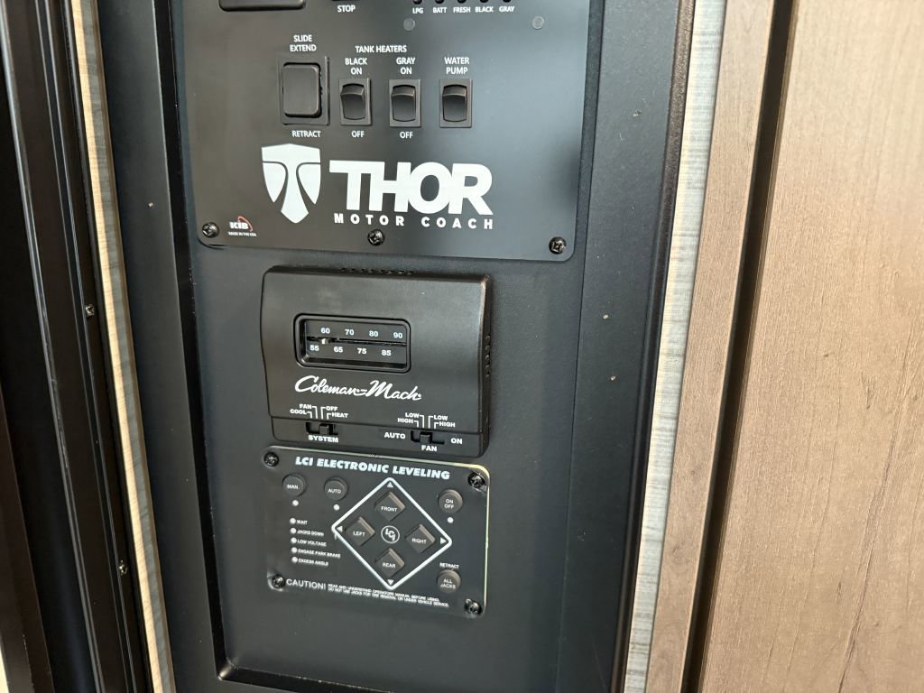 Used 2023 Ford E-450 and Econoline 450 Super Duty w/ Motorhome Prep Package image 52