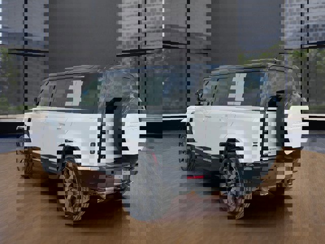 New 2026 Land Rover Defender 110 V8 image 3