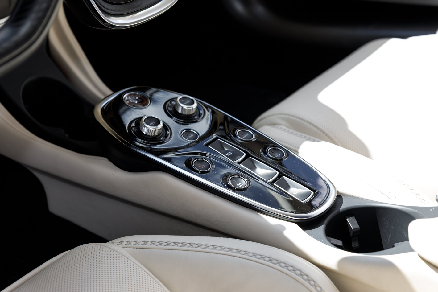 Used 2021 McLaren GT RWD image 28