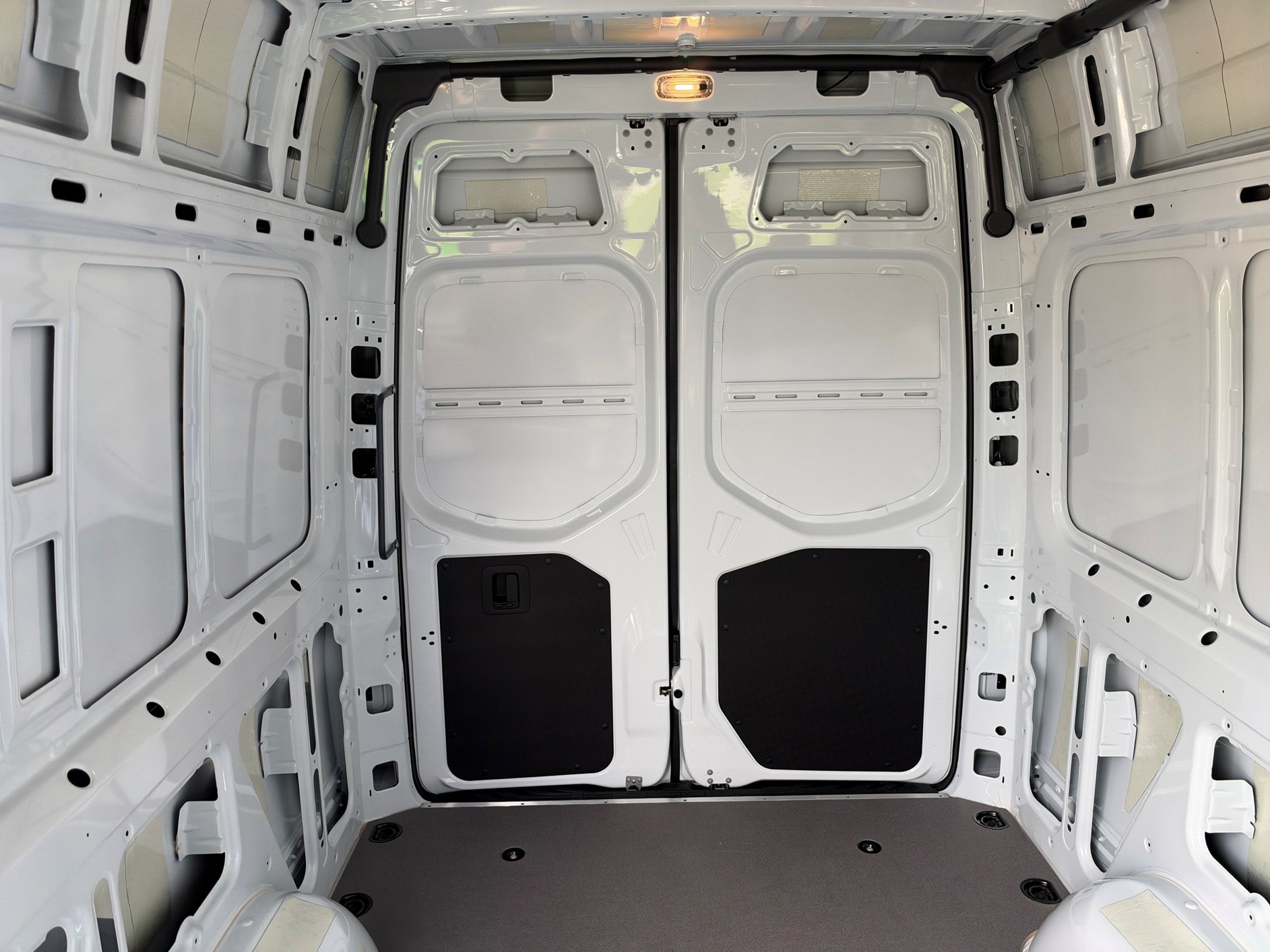 Used 2025 Mercedes-Benz Sprinter 2500 image 21