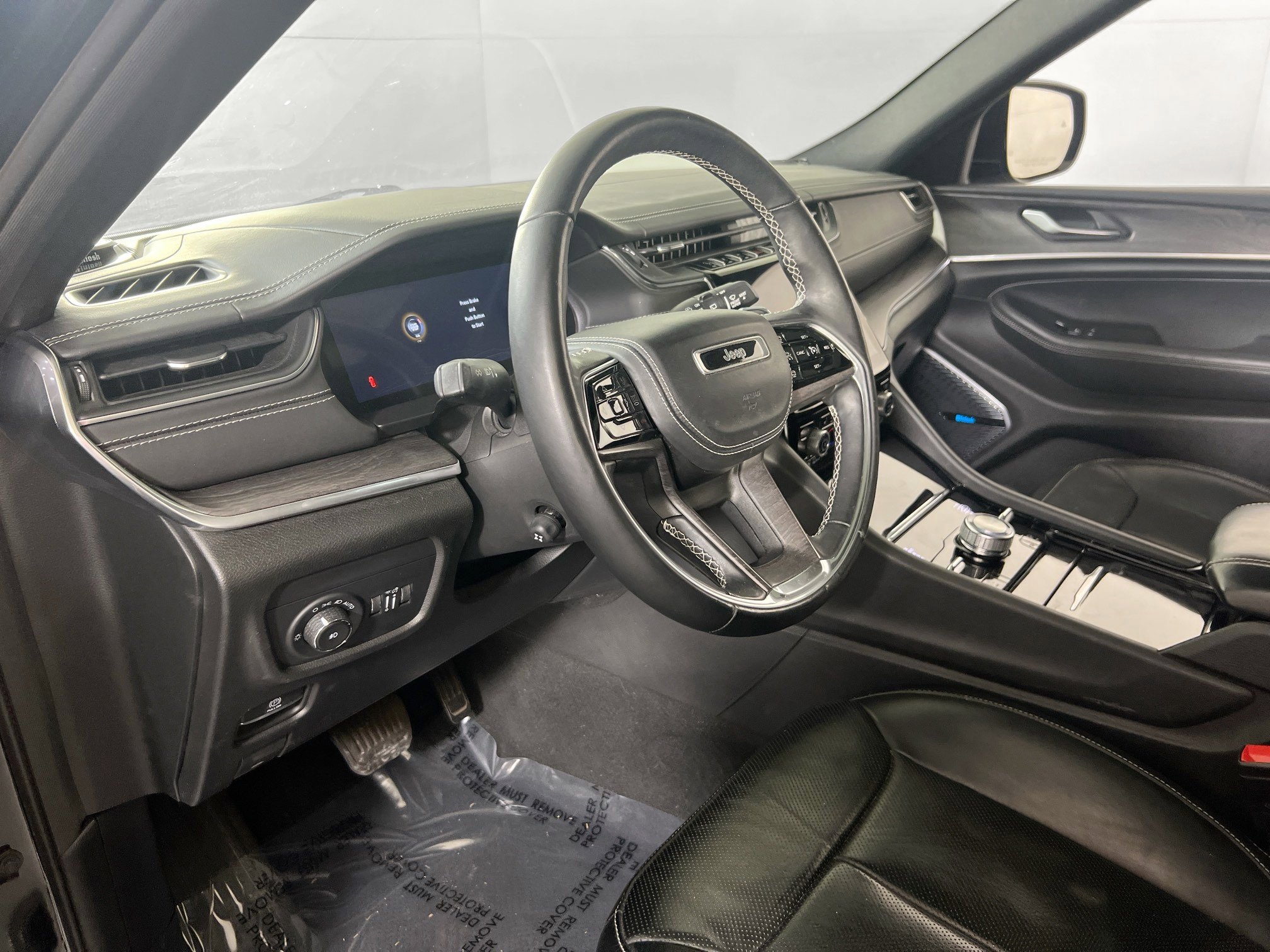 Used 2022 Jeep Grand Cherokee Overland AWD/4WD image 9
