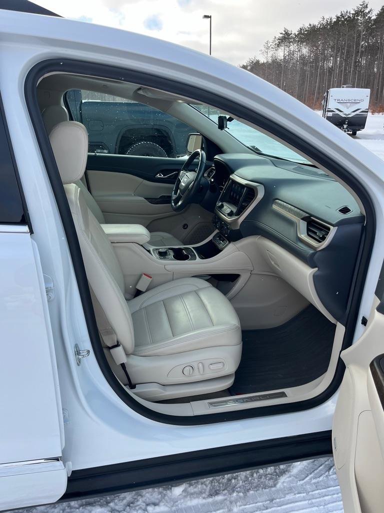 Used 2021 GMC Acadia Denali w/ Denali Ultimate Package image 18