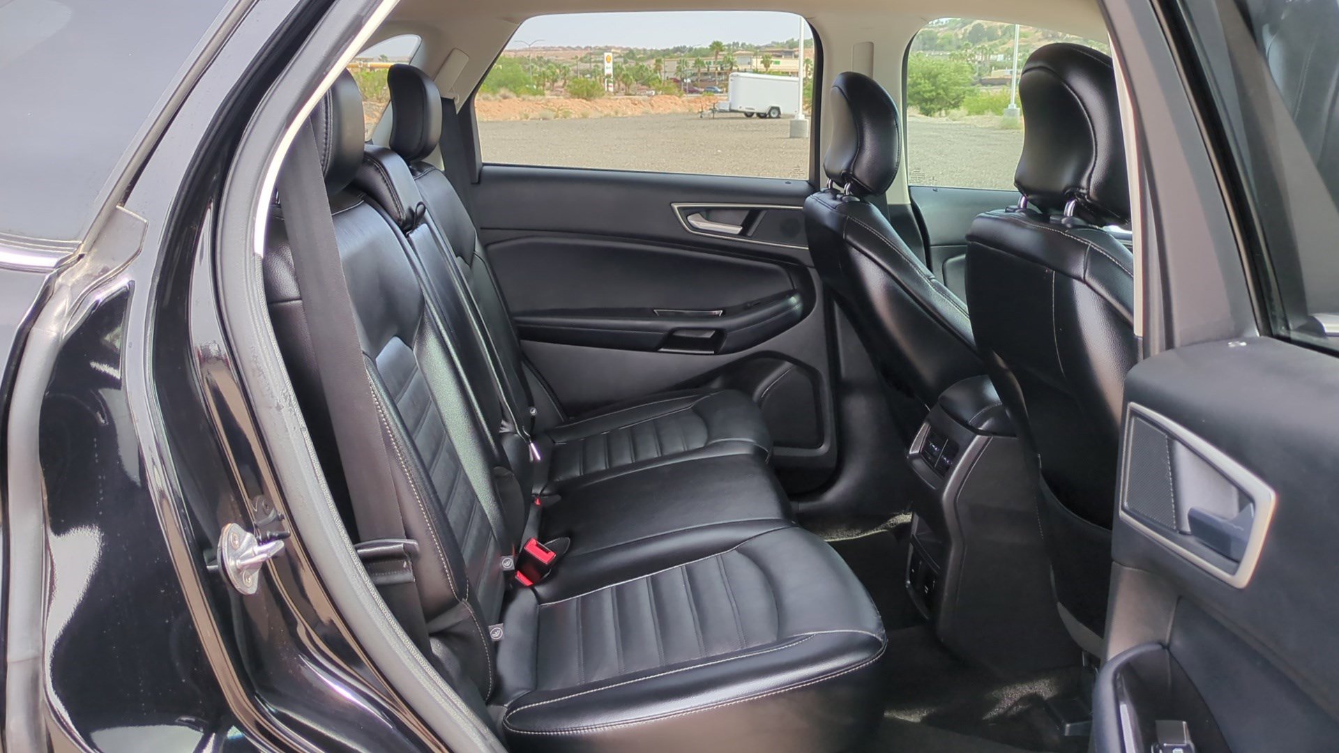 Used 2018 Ford Edge SEL w/ Equipment Group 201A FWD image 29