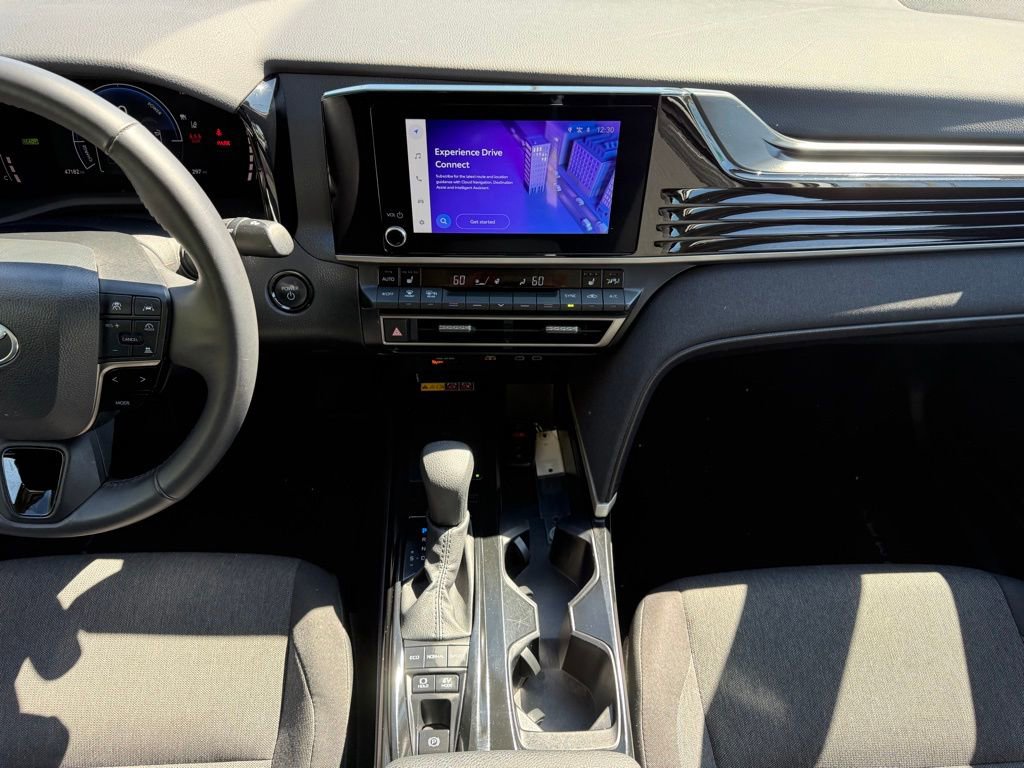 Used 2025 Toyota Camry LE w/ Convenience Package image 19