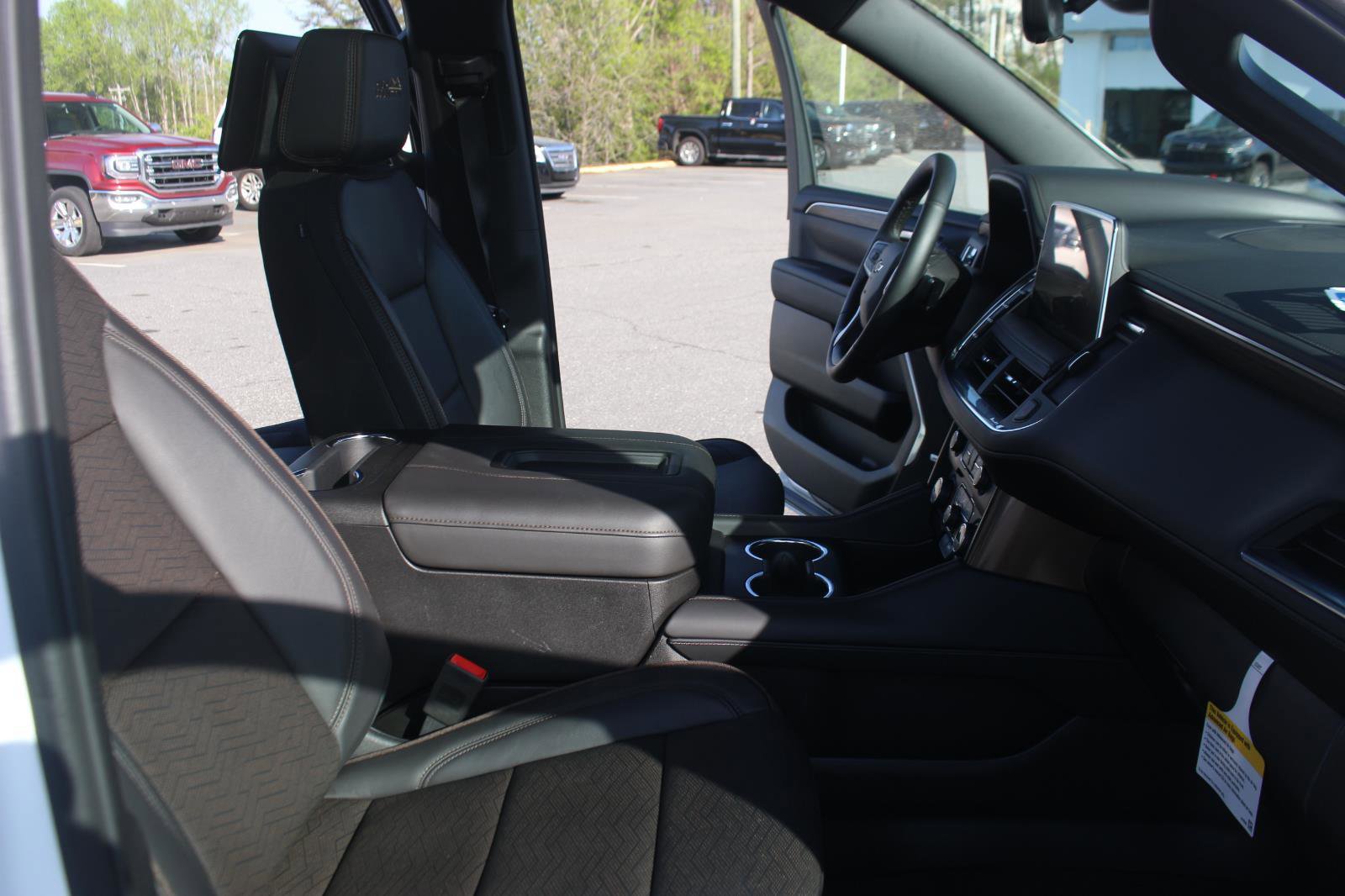 Used 2024 Chevrolet Tahoe High Country w/ Premium Package AWD/4WD image 36