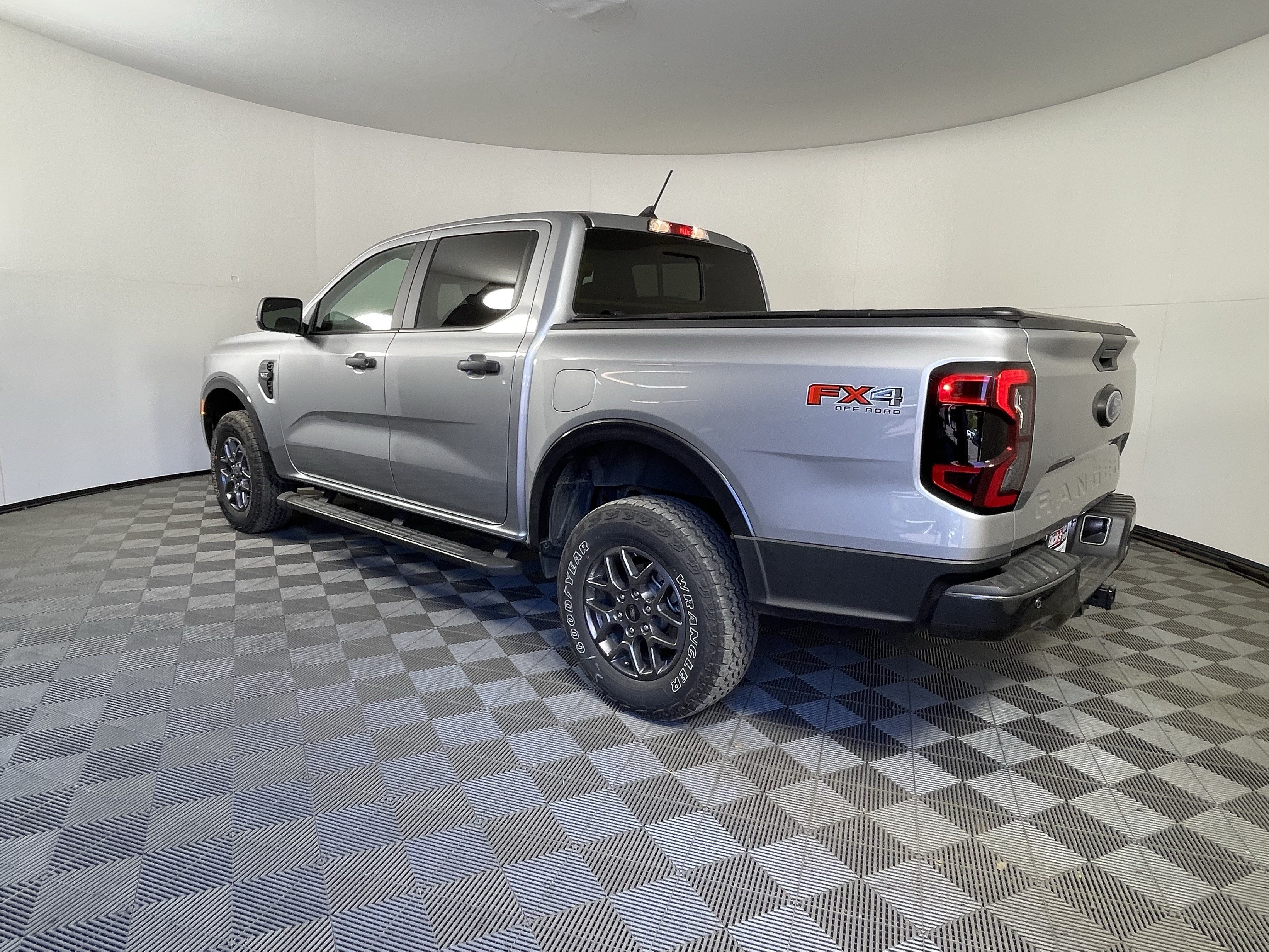 Used 2024 Ford Ranger XLT w/ FX4 Off-Road Package AWD/4WD image 3