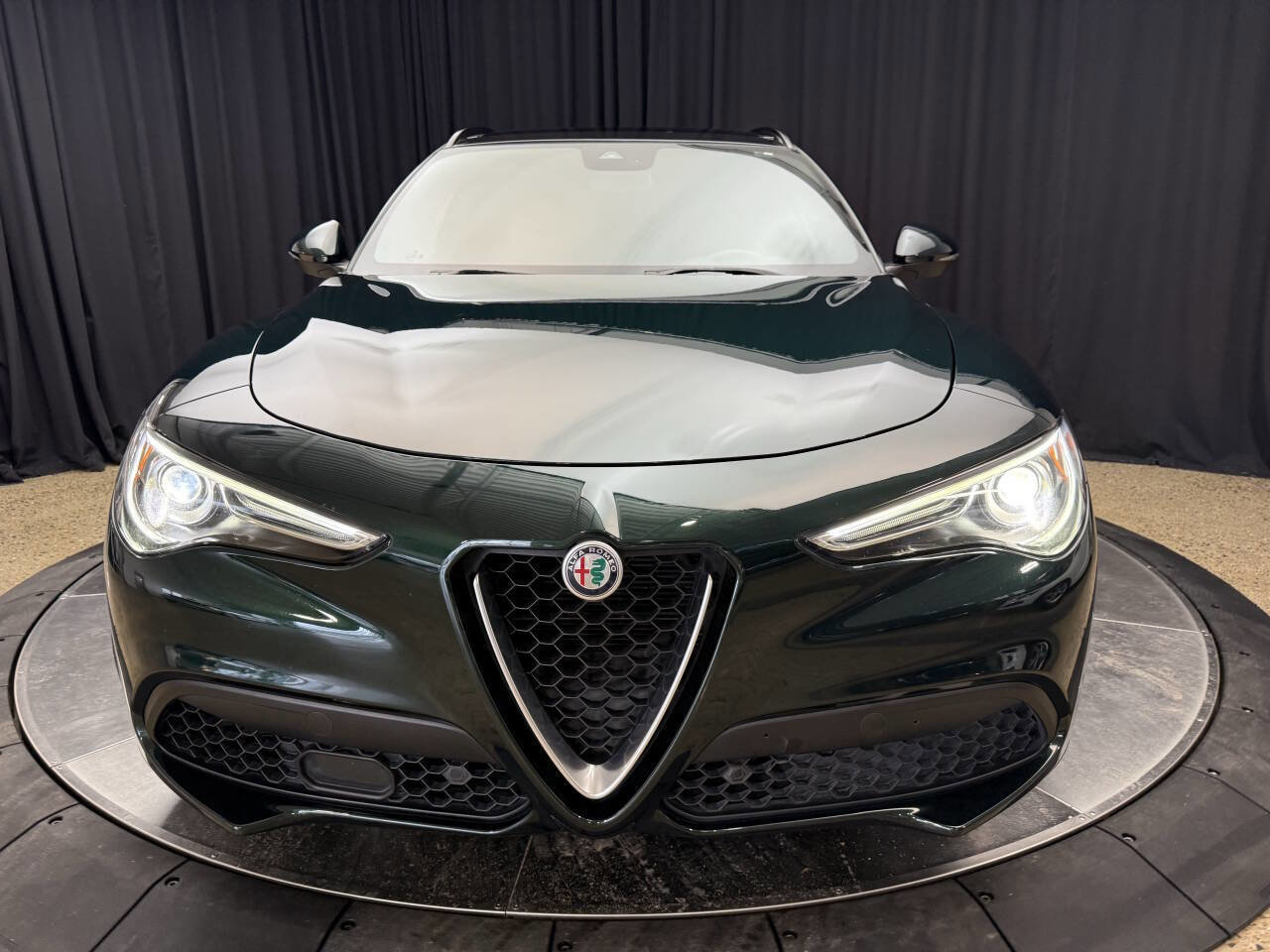Used 2018 Alfa Romeo Stelvio Ti Sport image 14