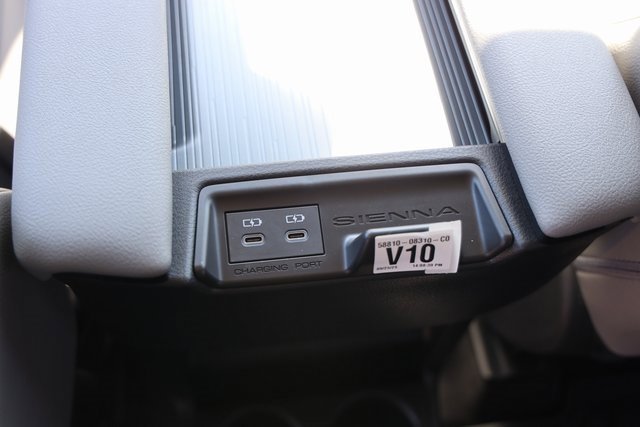 New 2025 Toyota Sienna XLE image 28