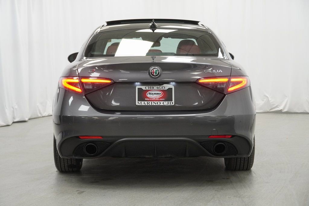 Used 2024 Alfa Romeo Giulia Veloce image 11