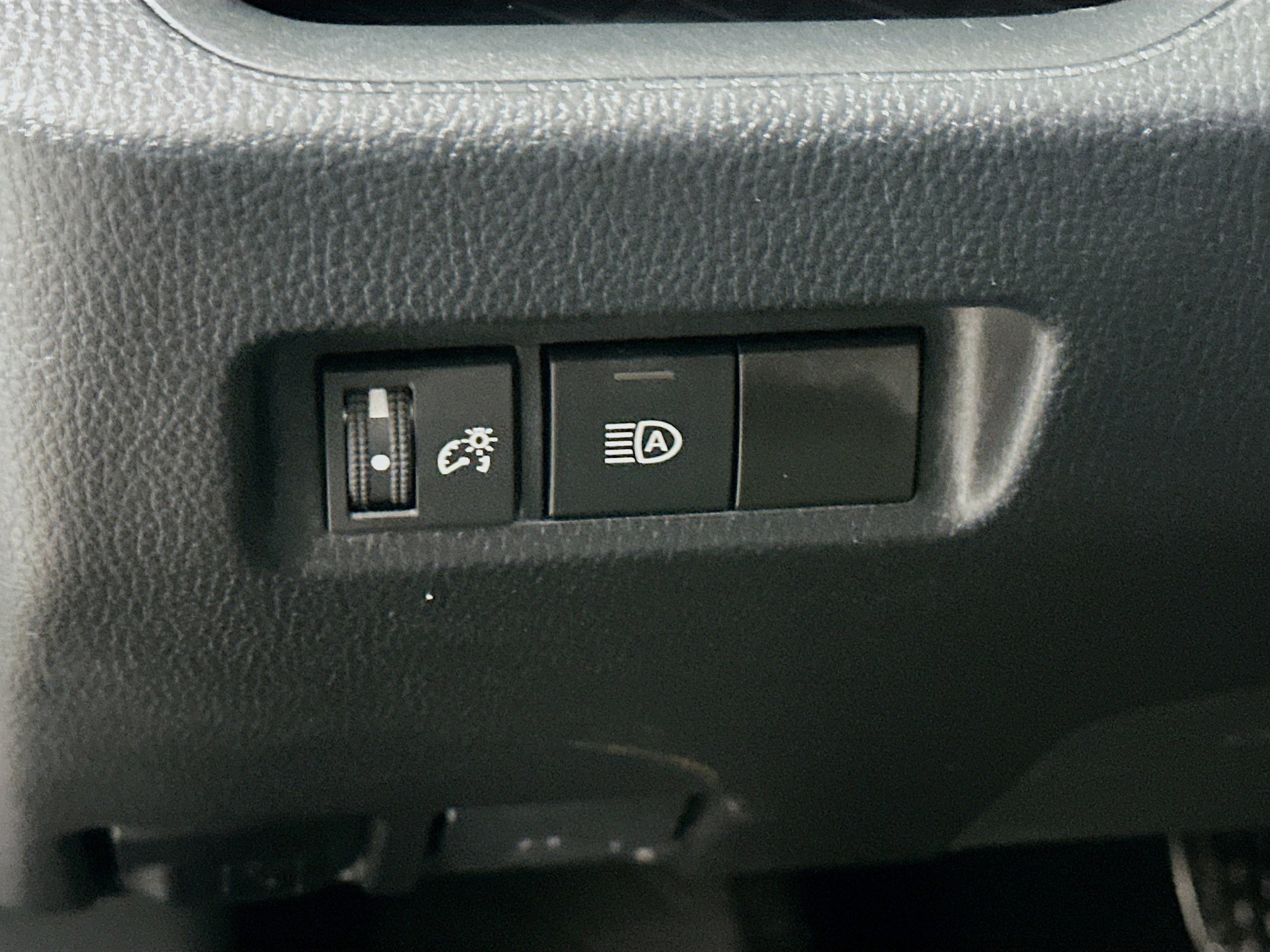 Used 2023 Toyota RAV4 XLE image 17