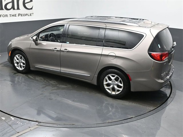 Used 2018 Chrysler Pacifica Touring-L Plus w/ Tire & Wheel Group image 43