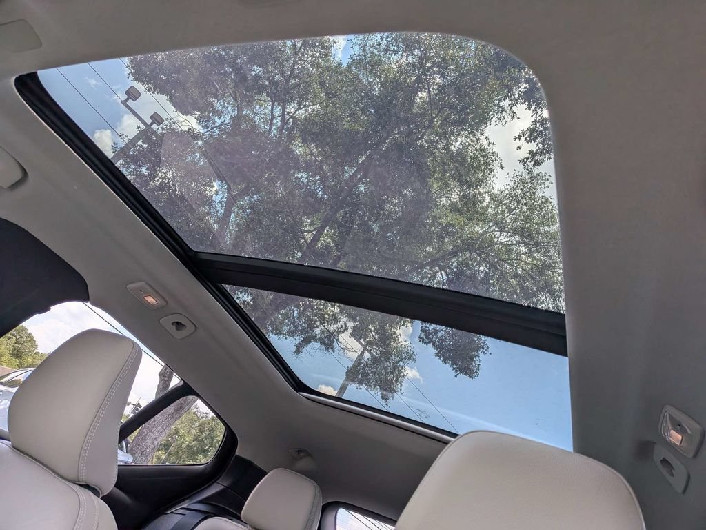 Certified 2023 Volvo XC40 B5 Ultimate w/ Climate Package AWD/4WD image 25