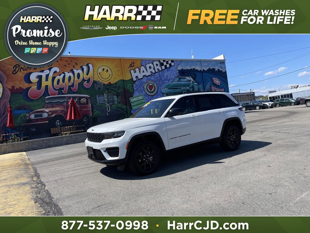 Used 2025 Jeep Grand Cherokee Altitude AWD/4WD image 1