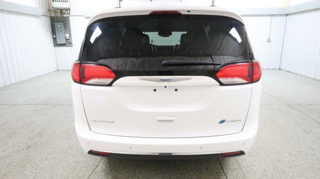 Used 2018 Chrysler Pacifica Touring-L FWD image 8