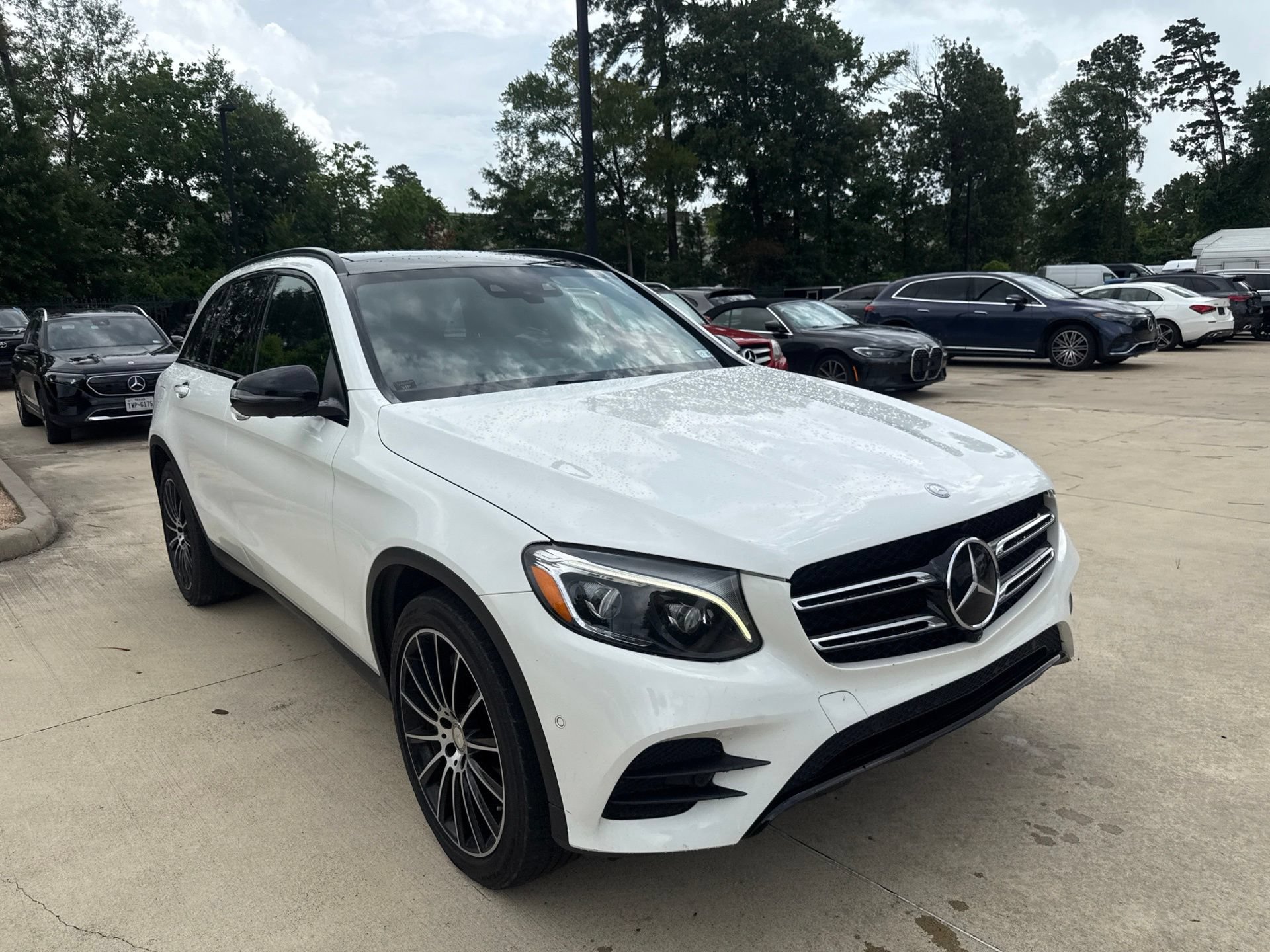 Used 2016 Mercedes-Benz GLC 300 image 2