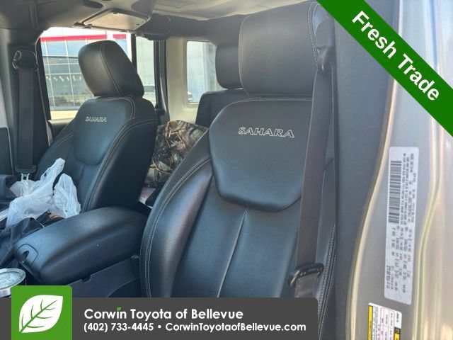 Used 2016 Jeep Wrangler Unlimited Sahara w/ Dual Top Group AWD/4WD image 13