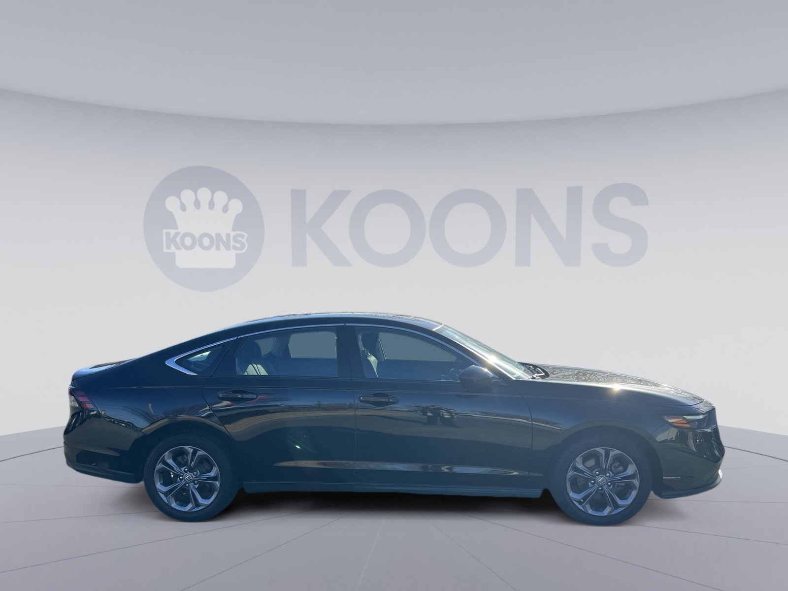 Used 2023 Honda Accord EX image 8