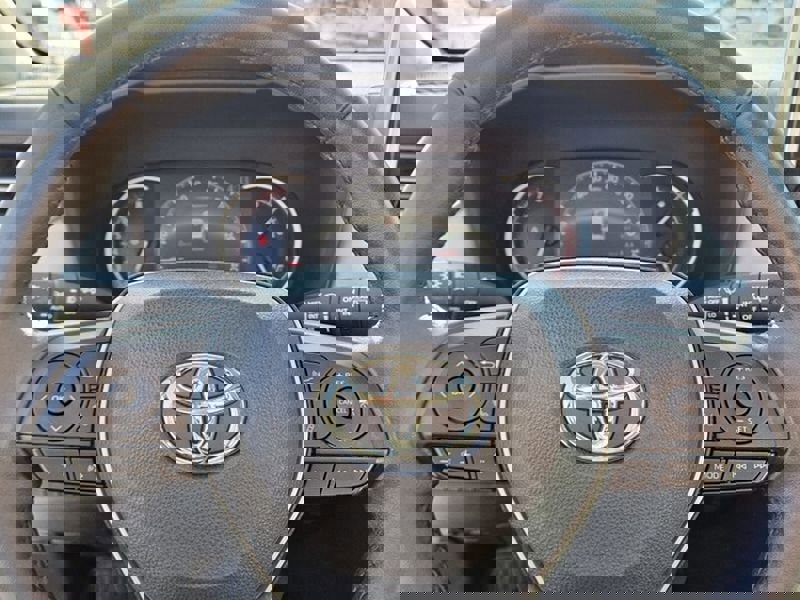 Used 2023 Toyota RAV4 XLE Premium image 27