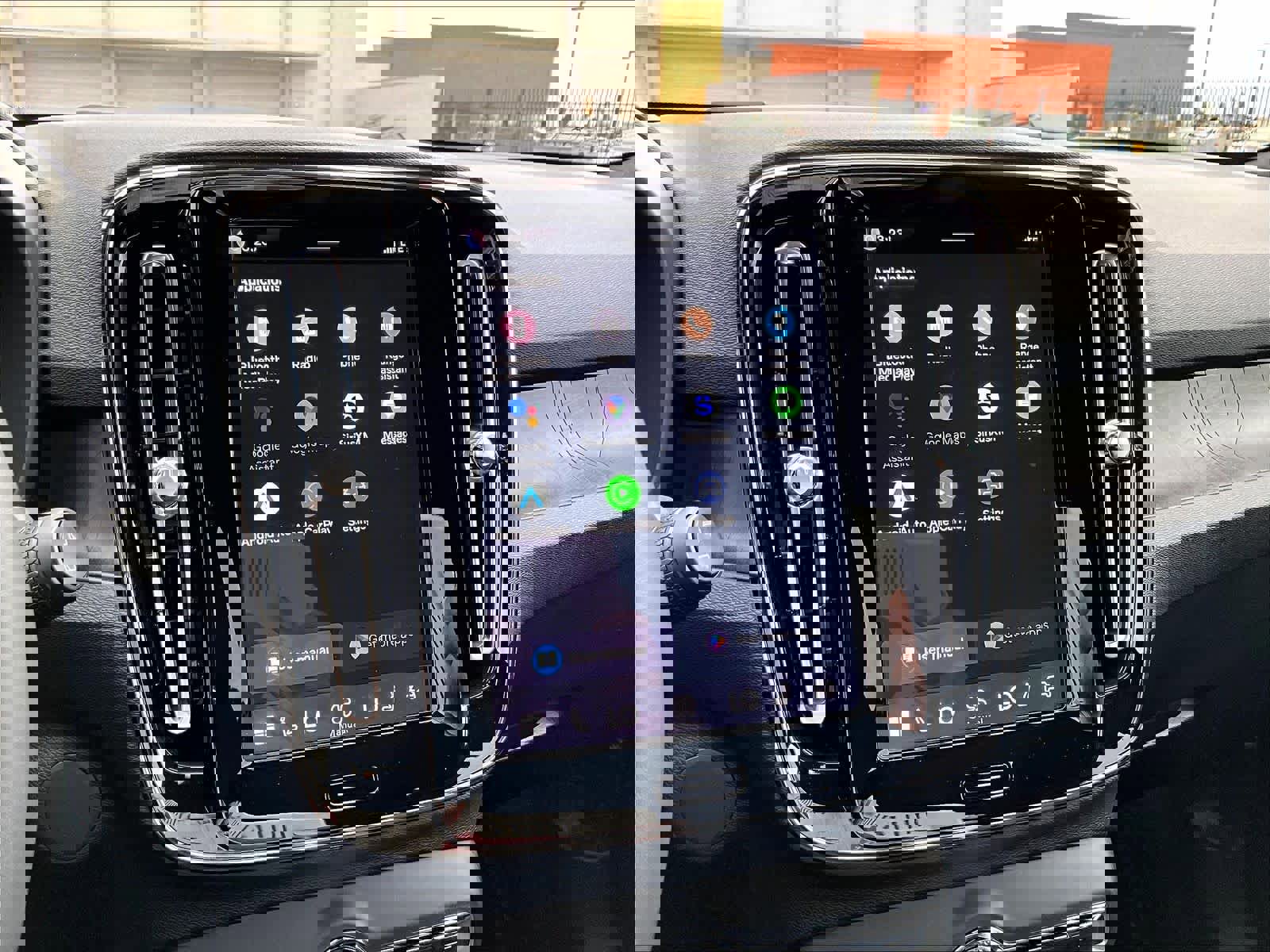 Used 2023 Volvo XC40 Recharge Plus image 36