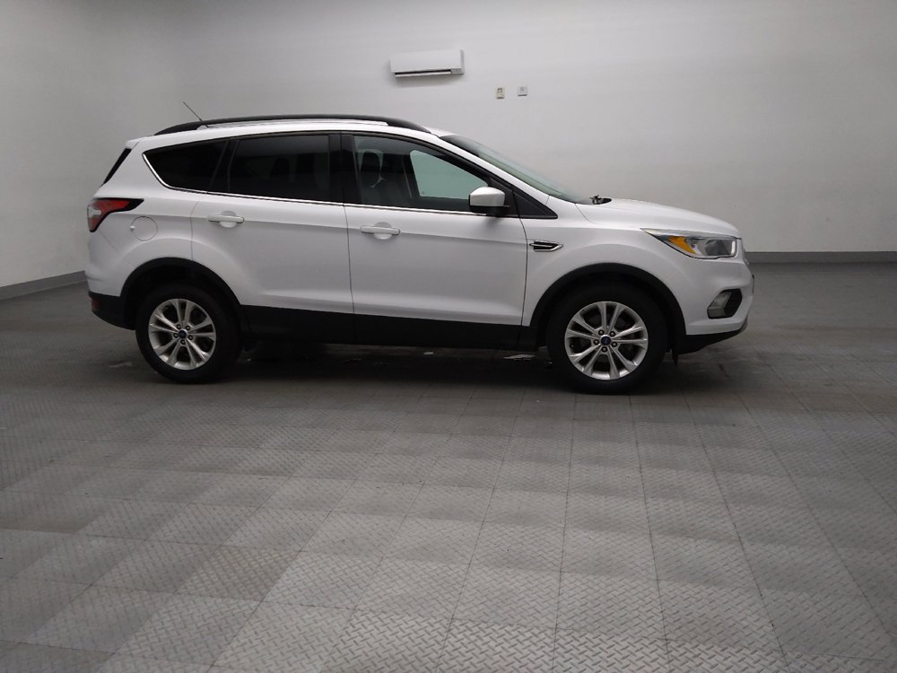Used 2018 Ford Escape SE FWD image 11