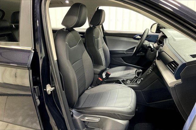 Used 2023 Volkswagen Taos SE w/ Panoramic Sunroof Package AWD/4WD image 7