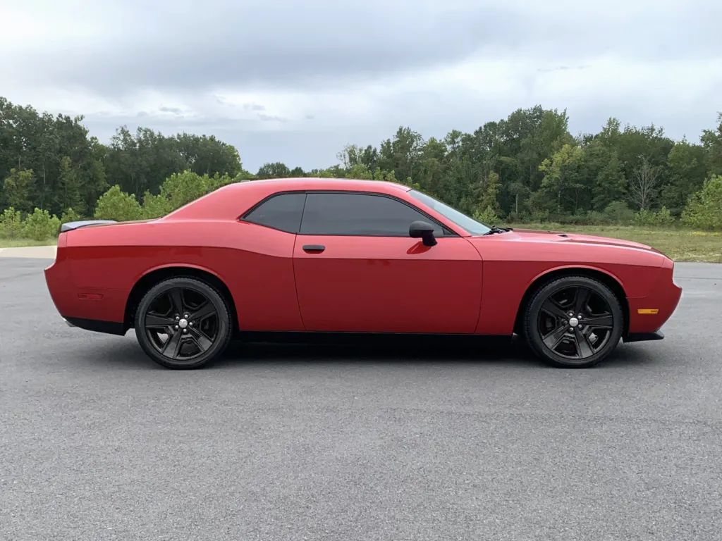 Used 2012 Dodge Challenger R/T RWD image 8